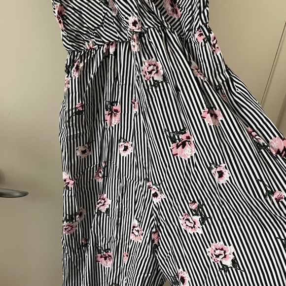 Full length cute jumpsuit - Picture 4 of 4